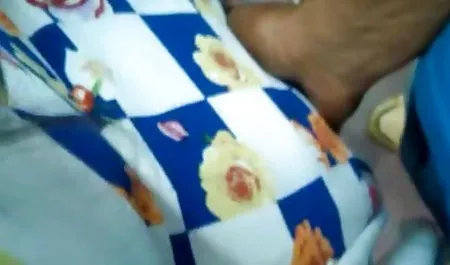 મોટા બોબલા peeped intim ચોદવુ પર કેમેરા