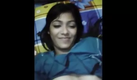 જર્મન છોકરીઓ સોનેરી Jessy અને સેક્સી peeped intim મિયા fucked