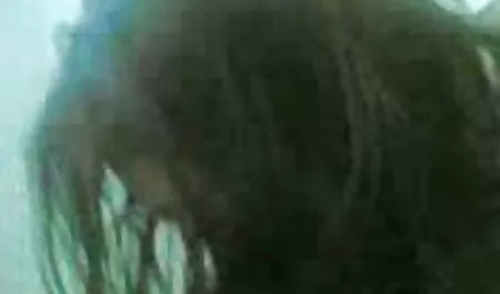 અપરિપક્વ દંપતી sucks અને Fucks જુઓ વિડિઓ સેક્સ રસોડામાં ટેબલ પર